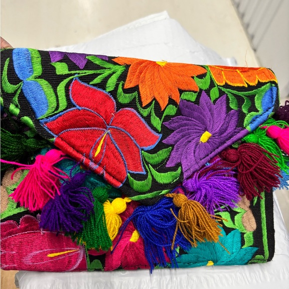 Colorful Embroidered Women\'s Bag